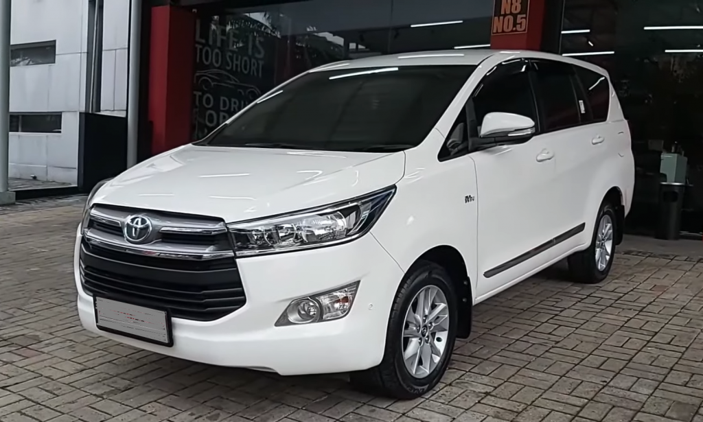 innova type g eksterior